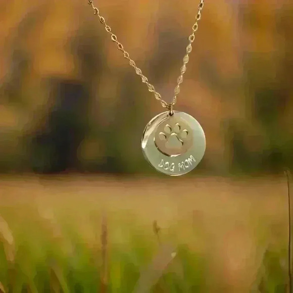 Women’s Dog Mom Necklace for Dog Mama’s - Picture 4 of 5